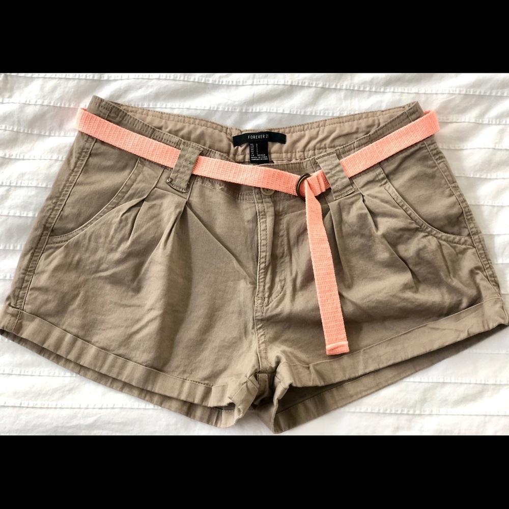 Shorts with belt